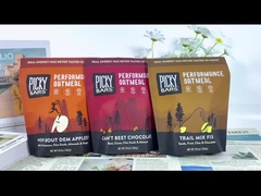 Zamontowane plastikowe torby z opakowaniami z cyferkiem