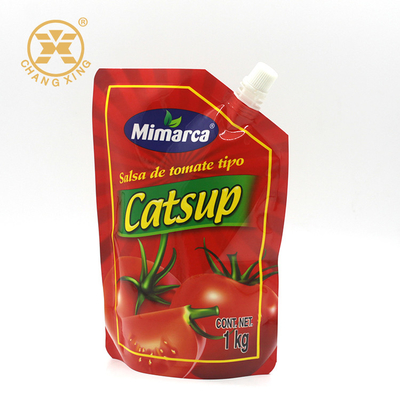 Plastikowa torebka z ketchupem o pojemności 1 kg z wylewką